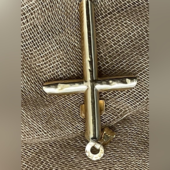 Vintage 14k Gold Cross - Picture 4 of 6
